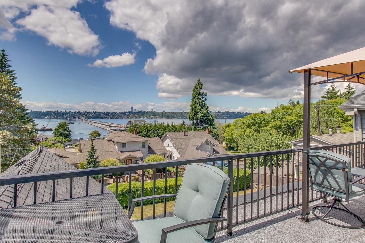 Blue Angels Room Mercer Island Exterior photo