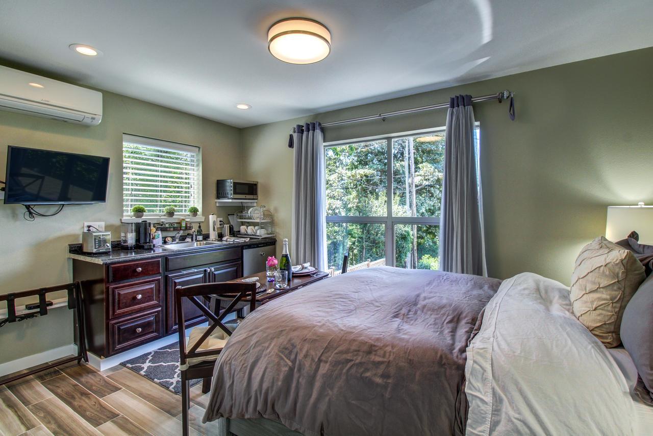 Blue Angels Room Mercer Island Exterior photo