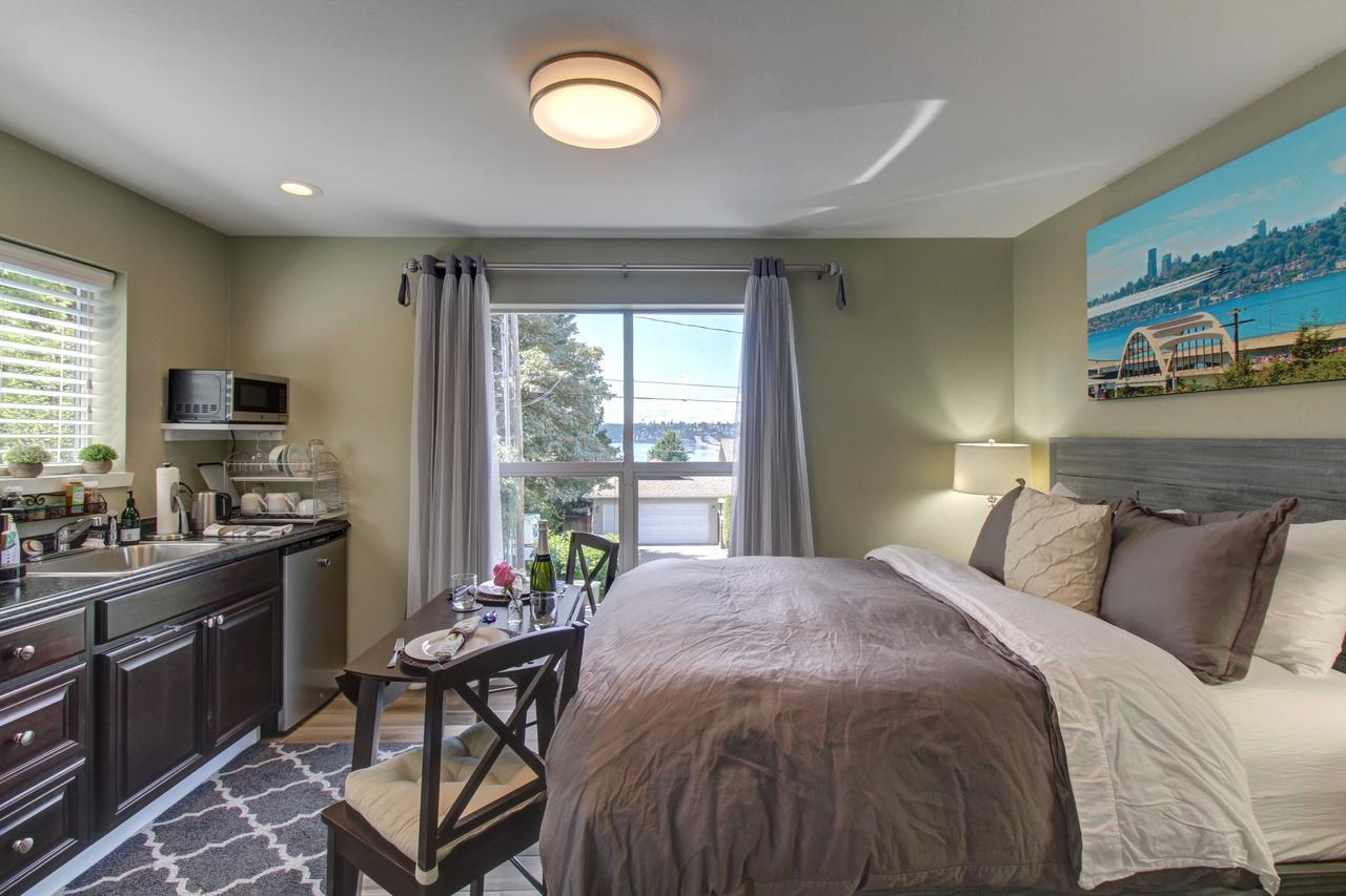 Blue Angels Room Mercer Island Exterior photo