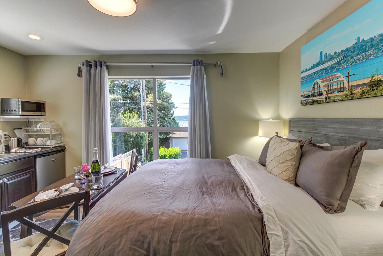 Blue Angels Room Mercer Island Exterior photo