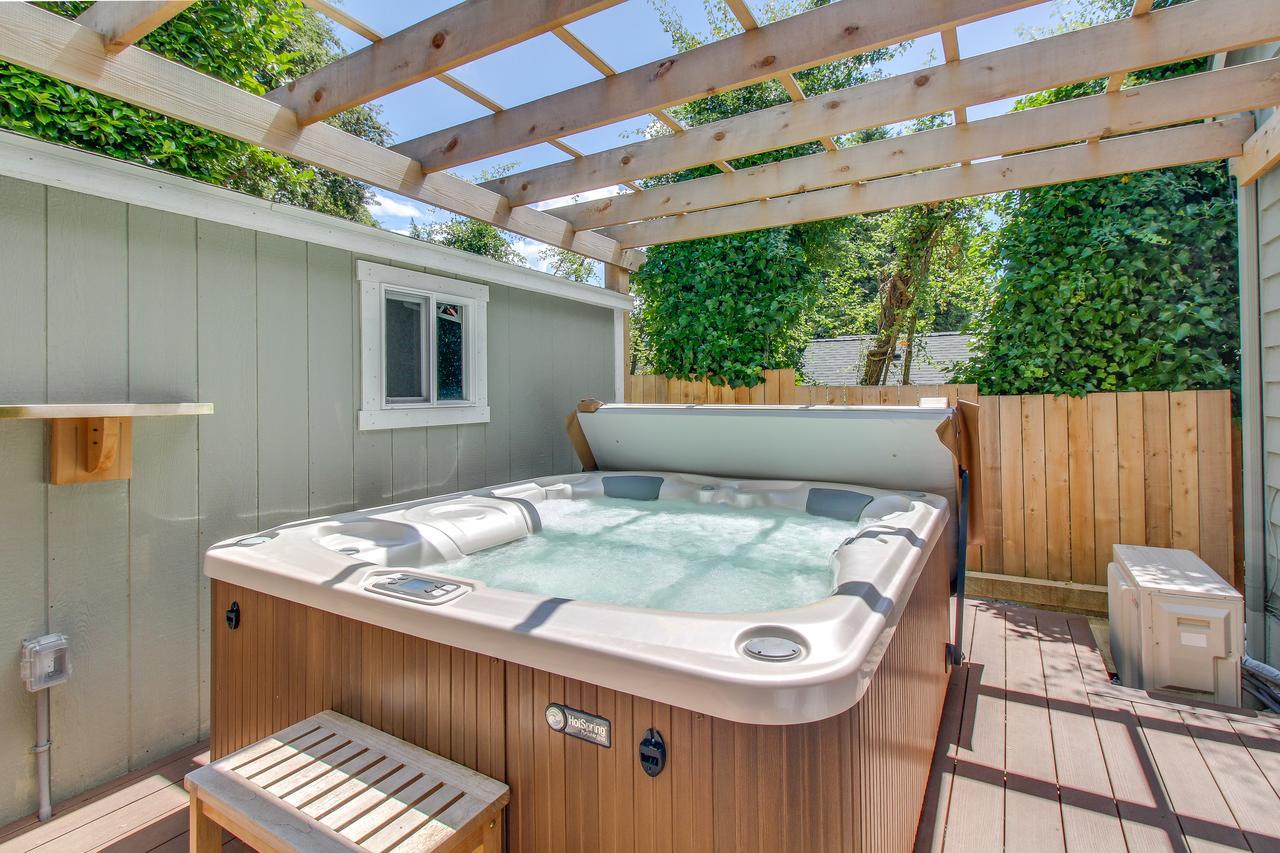 Blue Angels Room Mercer Island Exterior photo